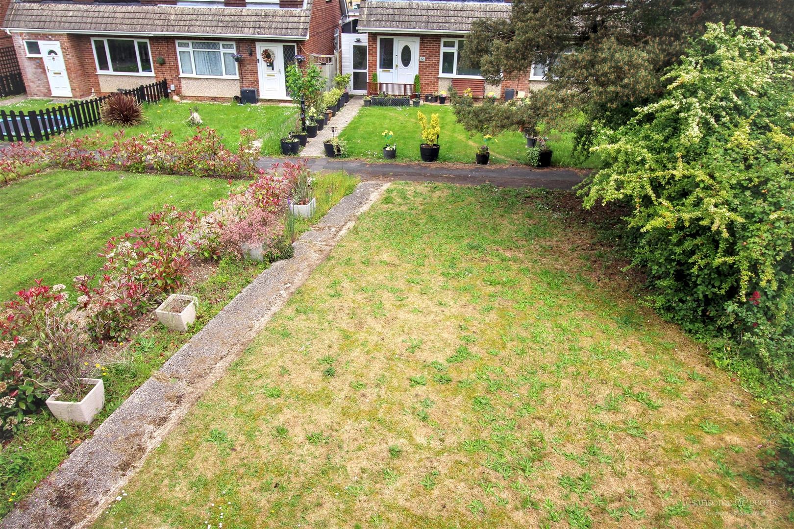 Rutherford Walk, Tilehurst, Reading